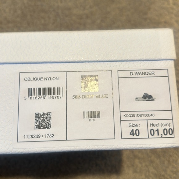 Worn one time to beach - Picture 3 of 3